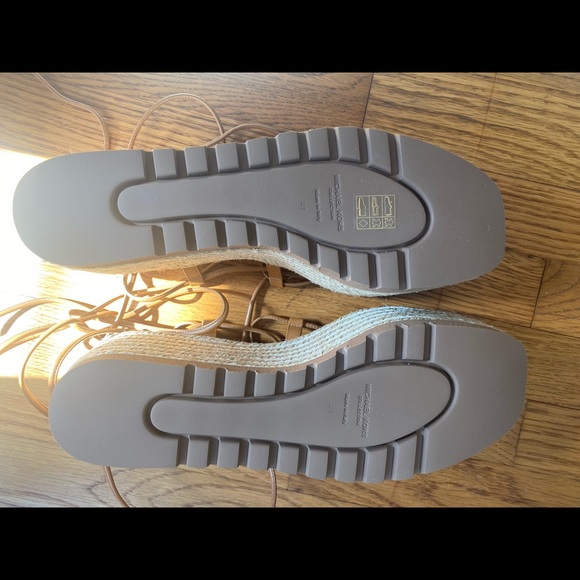 Michael Kors flat form sandals - Picture 9 of 10